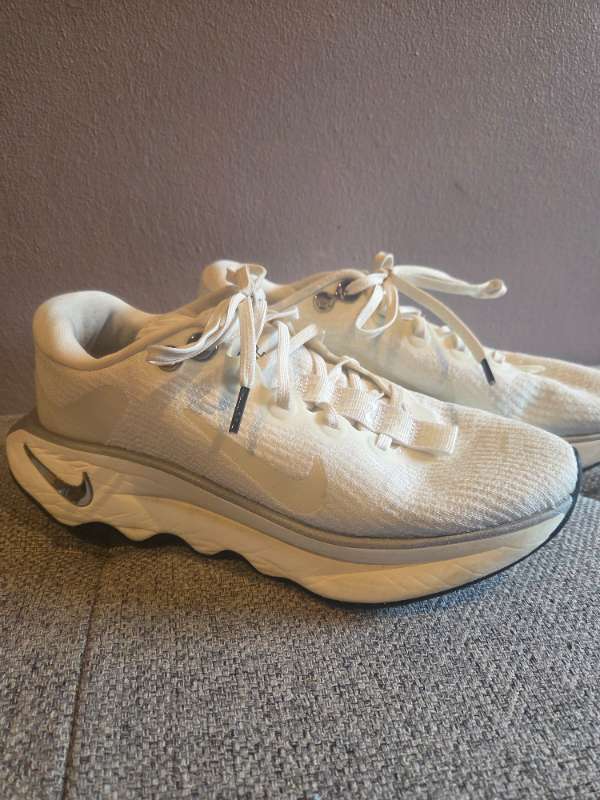 Nike hvítir