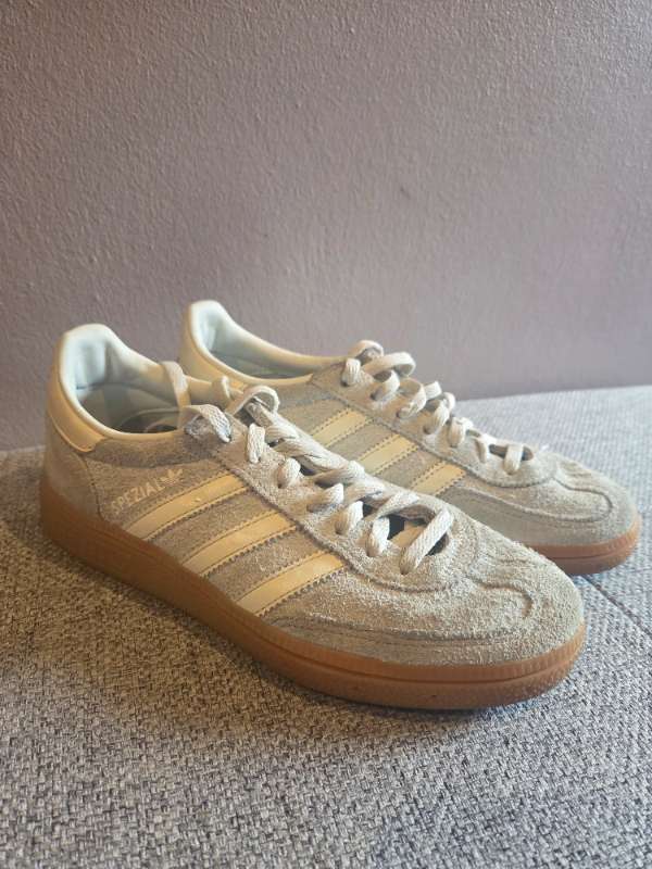 Adidas ljósbláir