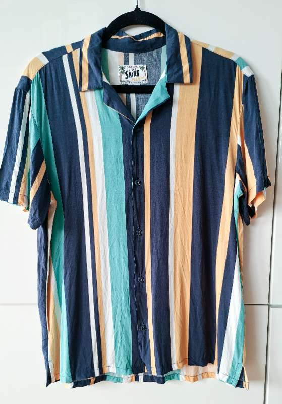 Stutterma skyrta (PULL&BEAR), marglit