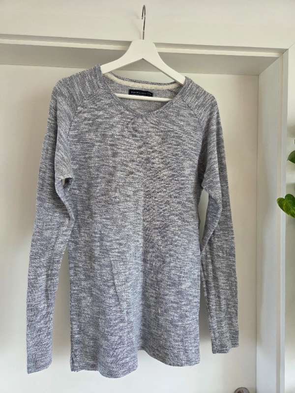 Ljósgrá Jack & Jones peysa