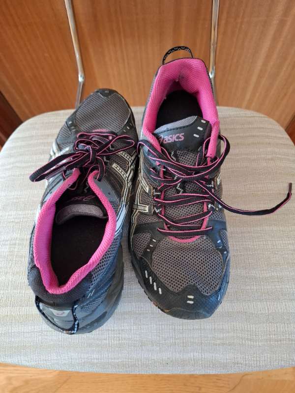 Asics skór