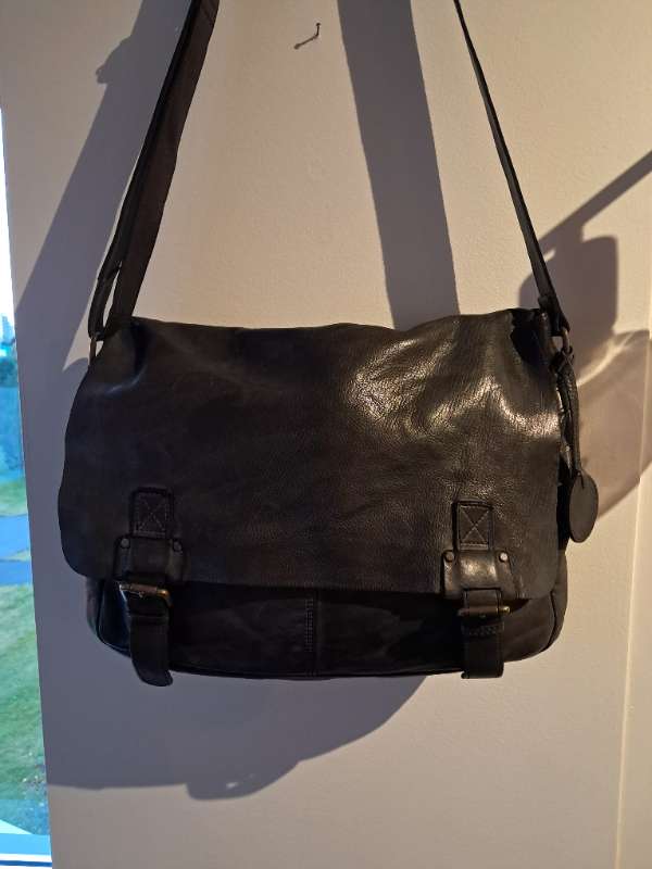 S Tölvutaska ekta leður