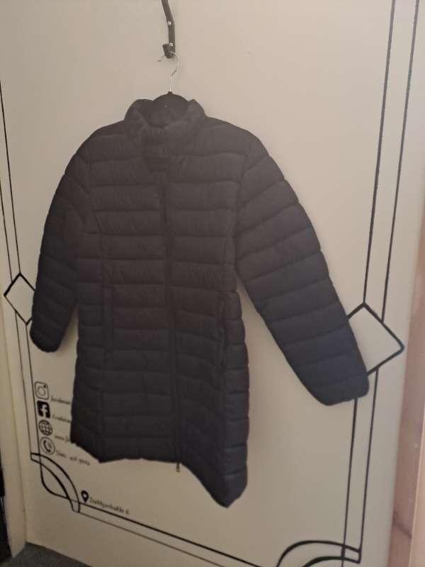 Vatteruð úlpa svört