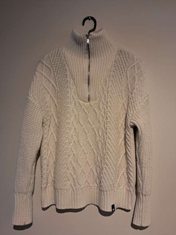 N Noisy May hálfrend hvít