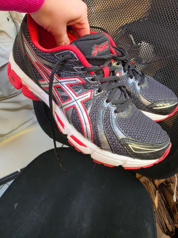 Asics skór