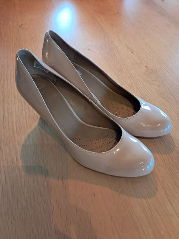 E Clarks