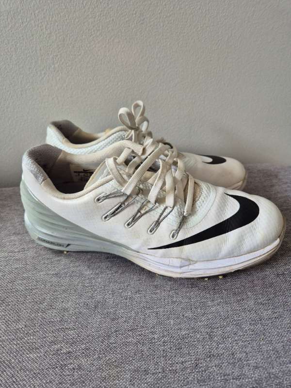 Hvítir Nike golfskór
