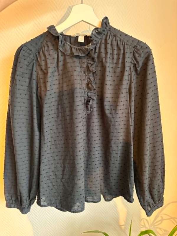 svört H&M skyrta