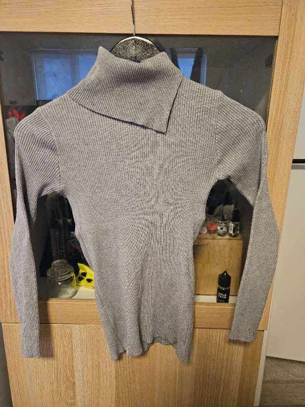 Ljósgrár turtleneck EÞC