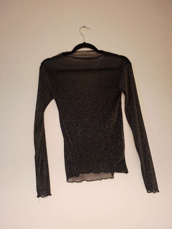 Svartur mesh bolur