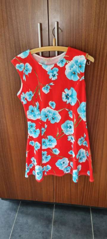 rauður blómakjóll