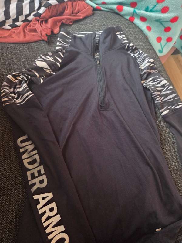 Under armor peysa
