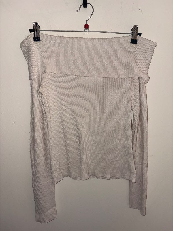 Toppur hvítur off the shoulder