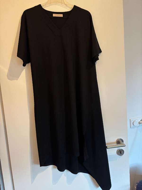 Kjóll með síðari hlið