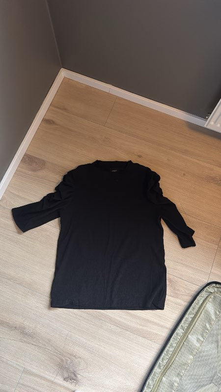 Lindex svartur bolur