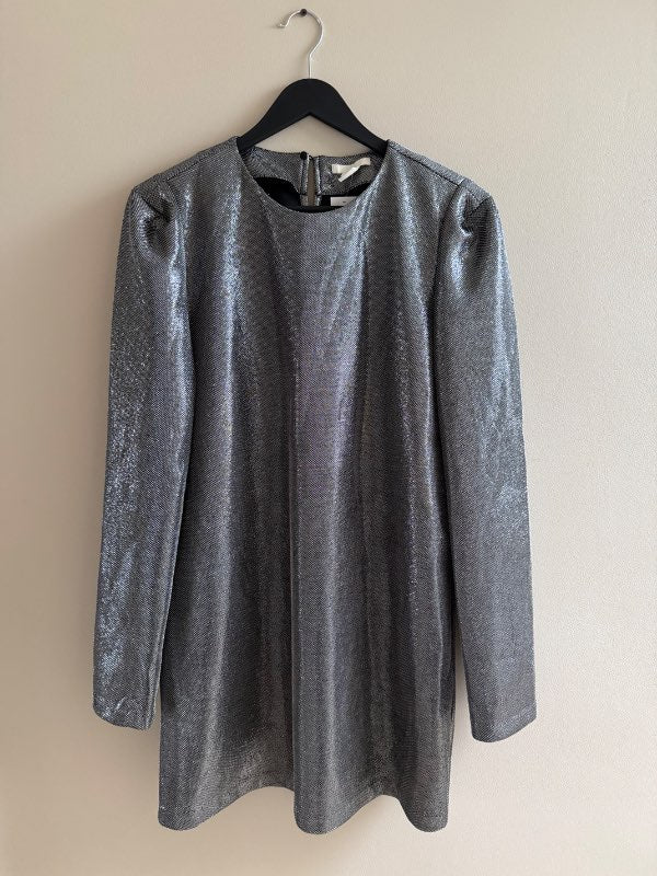 Silfurkjóll frá H&M