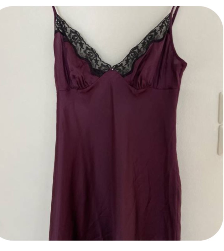 Rauðbrunn náttkjoll