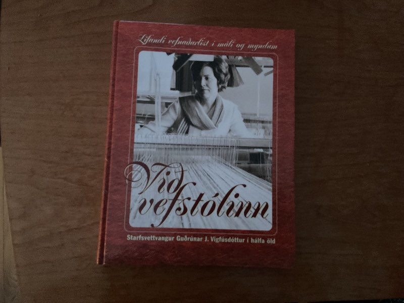 Við vefstólin