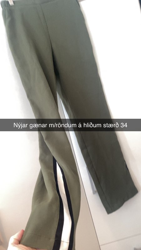 Grænar nýjar buxur m/röndum
