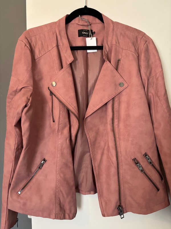 Bleikur stuttur jakki ONLY