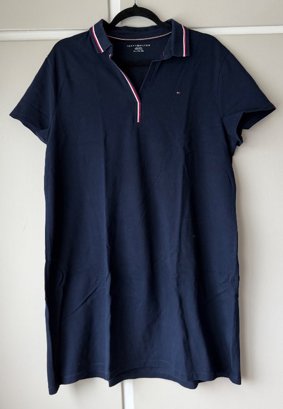 Tommy Hilfiger kjóll dökk blár