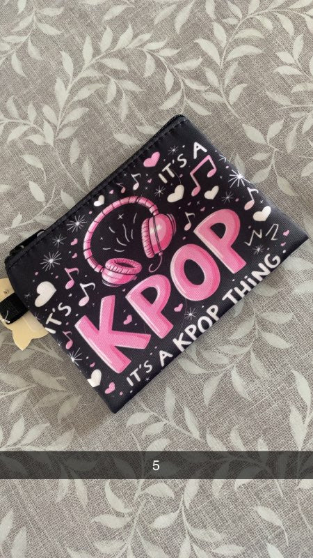 K-pop budda lítil