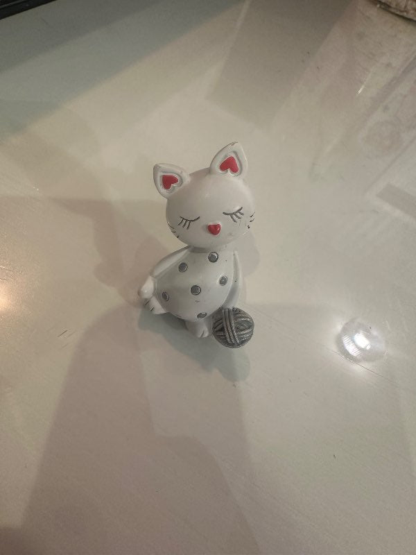 Lítil kisu stytta