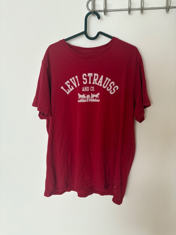 Levis rauður stuttermabolur
