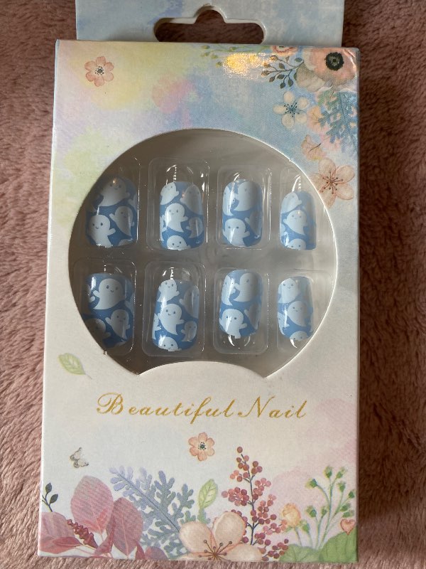 Press on nails
