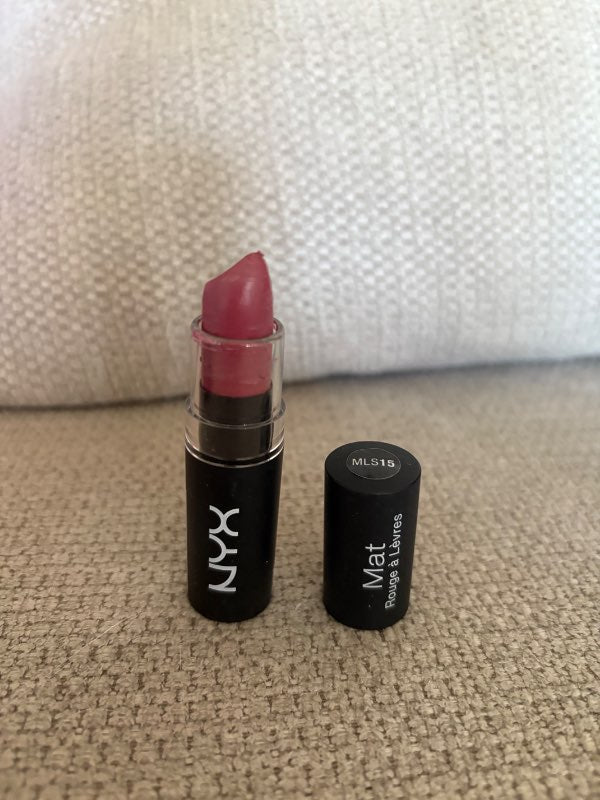 Nyx varalitur whipped caviar