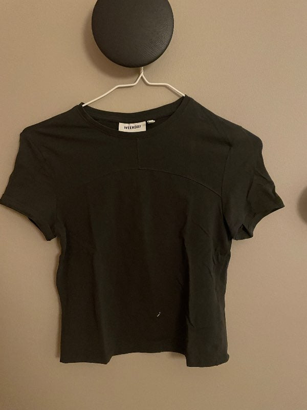 Stuttermabolur Weekday