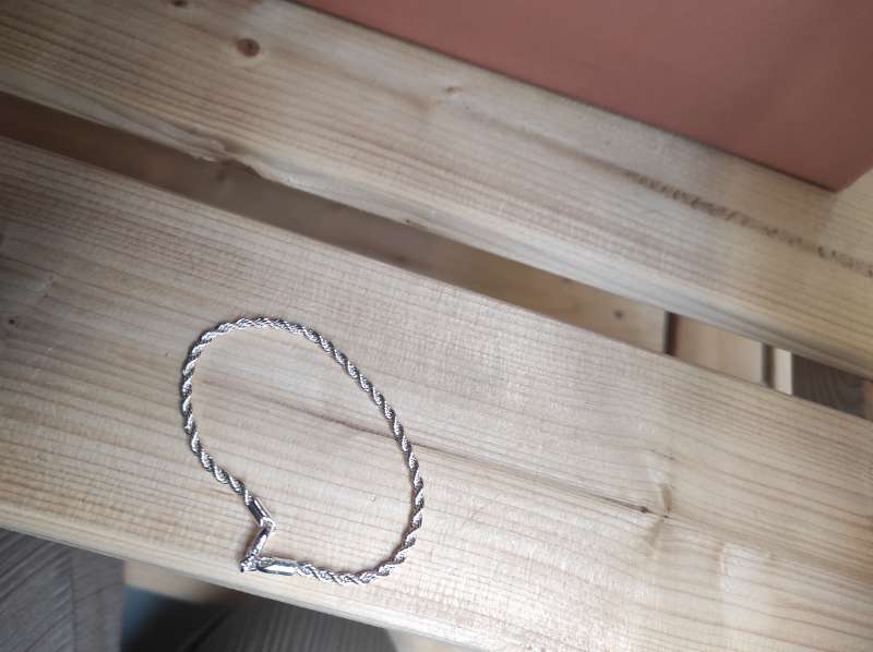 Armband úr ryðfríu stáli.