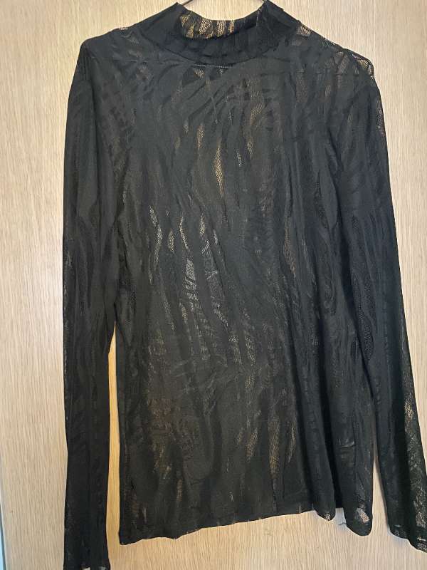 Síðerma blúndu bolur, svartur