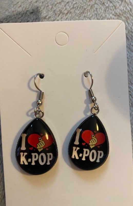 K-pop eyrnalokkar nýjir