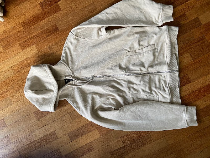 Rennd creme hettupeysa
