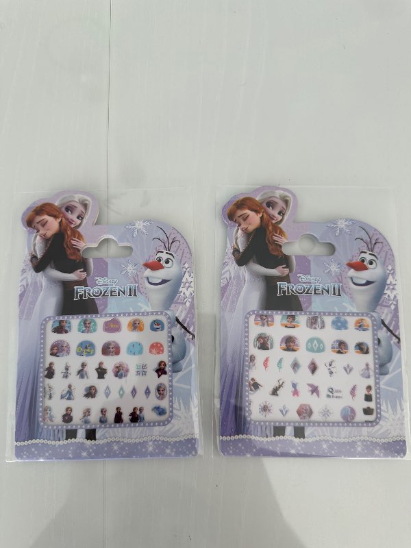 Frozen á neglur barna