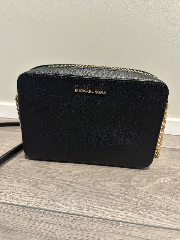 Michael Kors taska