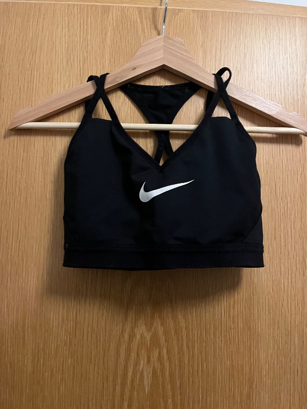 Nike svartur íþróttatoppur