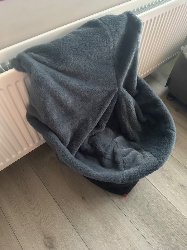 Hengi bæli grátt kisu/hunda á ofn nýtt