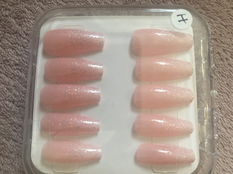 Bleikar/glimmer press on nails
