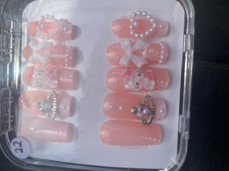Hello Kitty press on nails