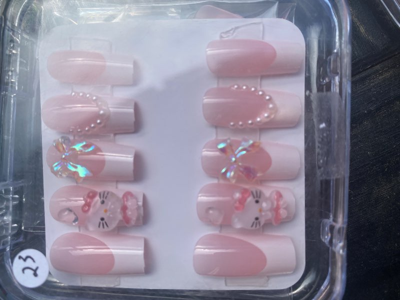 Hello Kitty press on nails