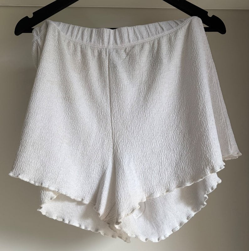 H&M hvítar stuttbuxur