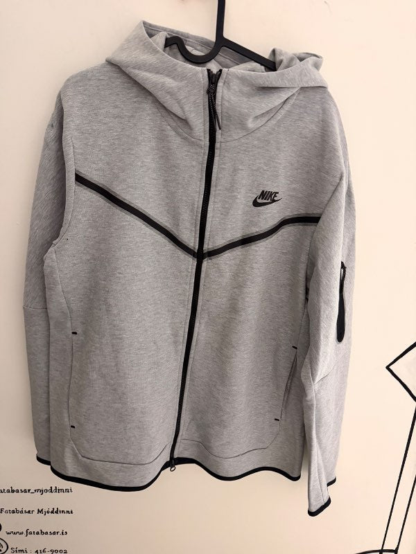 NIKE Tech Fleece peysa grá