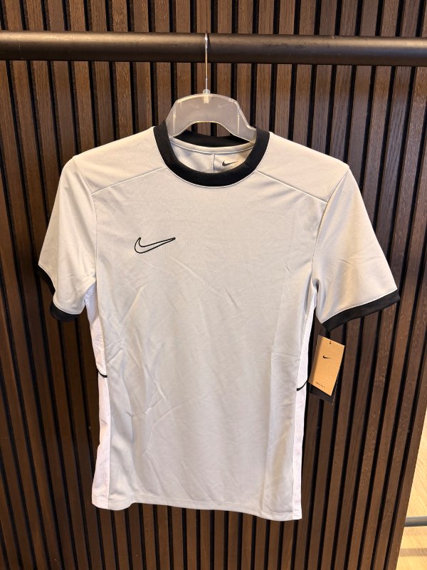 NIKE fótboltabolur grár