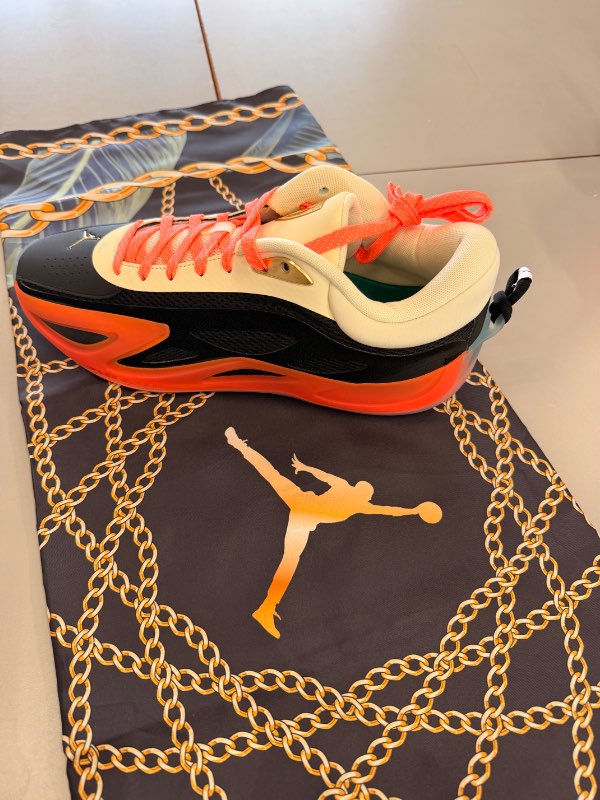NIKE Jordan Heir Series 2