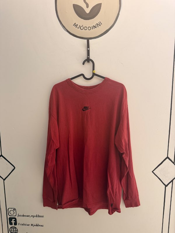 Nike Háskólapeysa