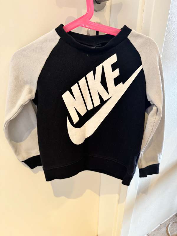 NIKE peysa