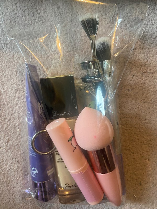 Makeup pakki