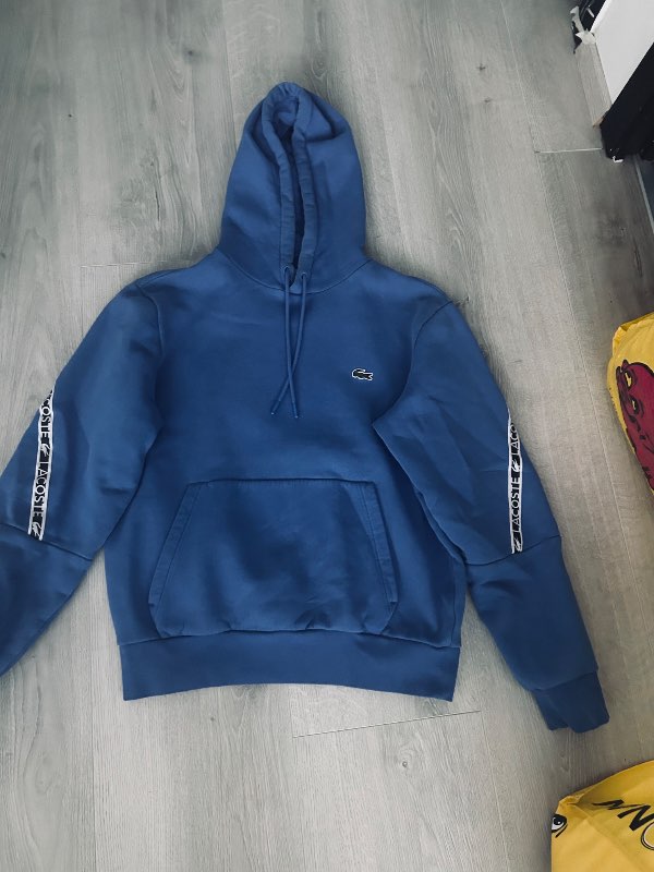 Lacoste peysa